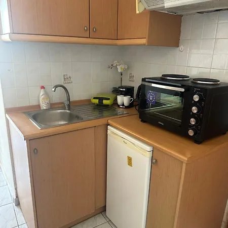Mano's Sea View Апартаменти *