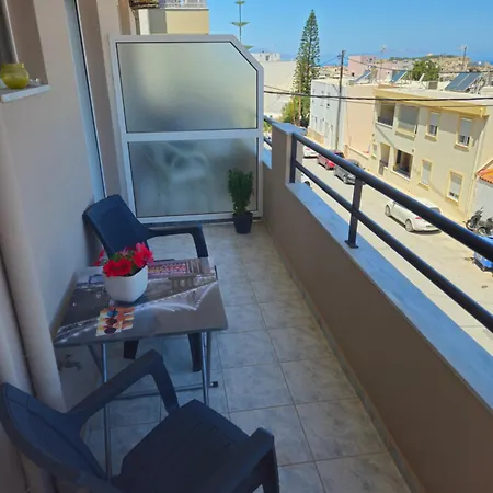 Mano's Sea View Lejlighed *